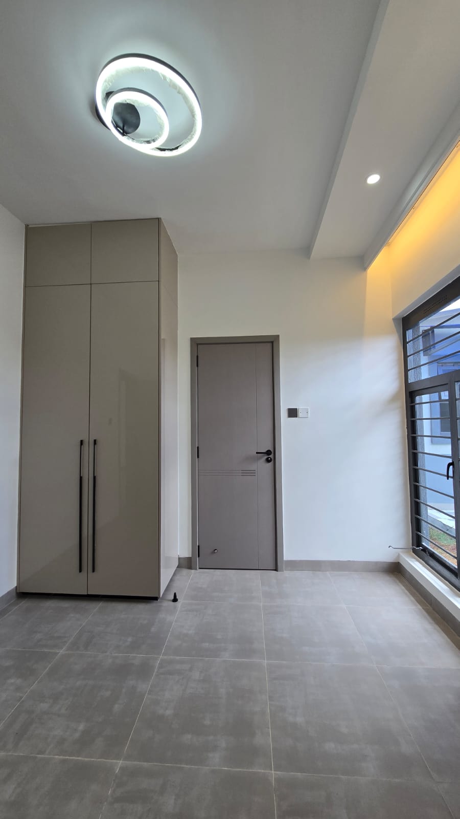 Homes we've designed and built - Master bedroom with built-in wardrobe