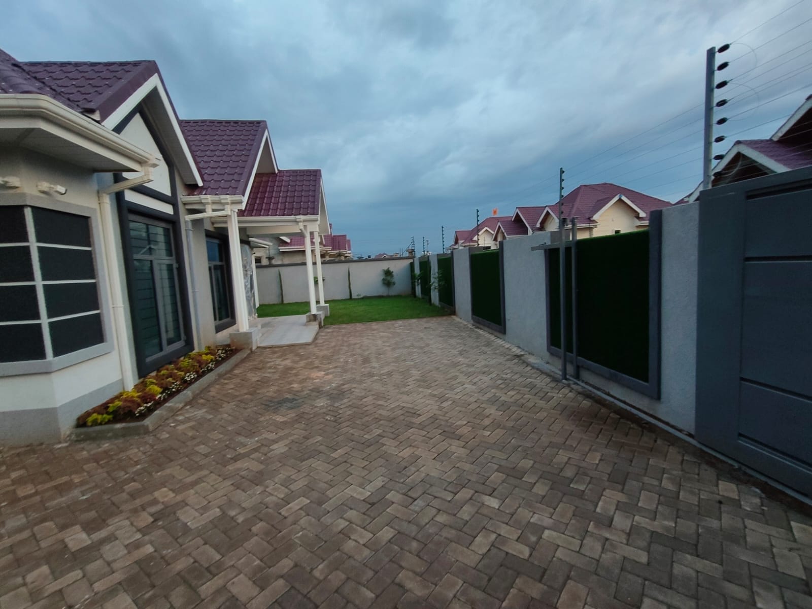 Homes we've designed and built - Driveway - completed